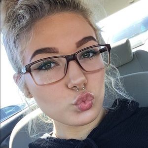 Meet your Posher, Carleena